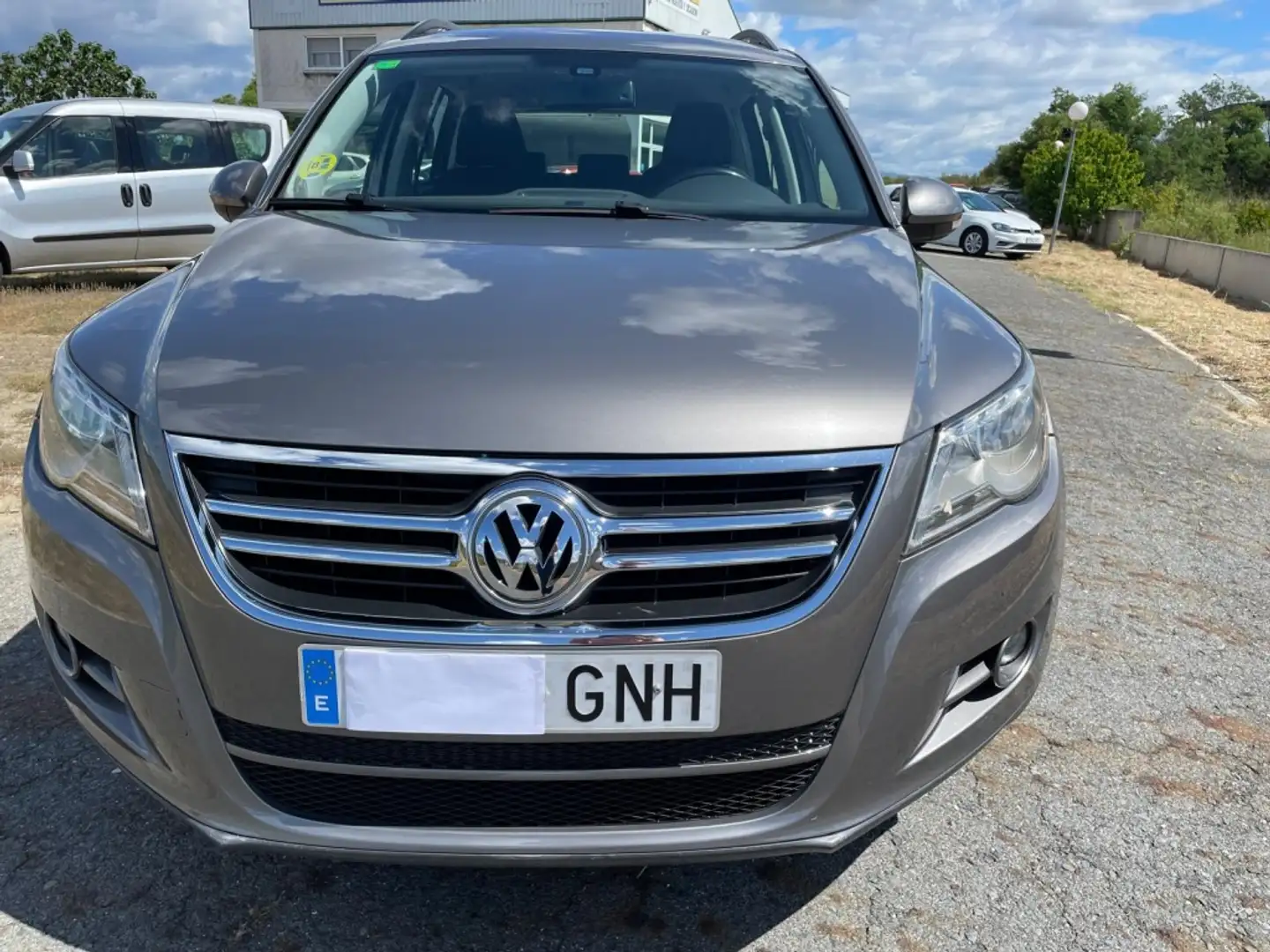 Volkswagen Tiguan 2.0TDI FD Advance BMT Gris - 2