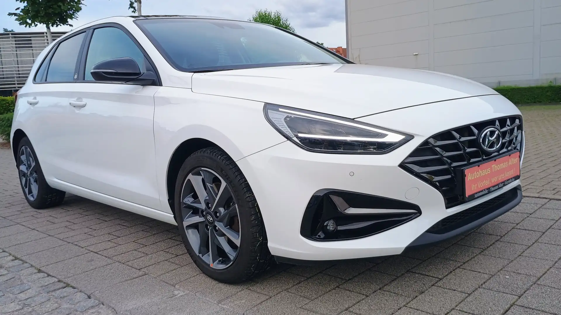 Hyundai i30 1.0 T-GDI EDITION 30+Panodach/Navi/LED Licht Weiß - 2