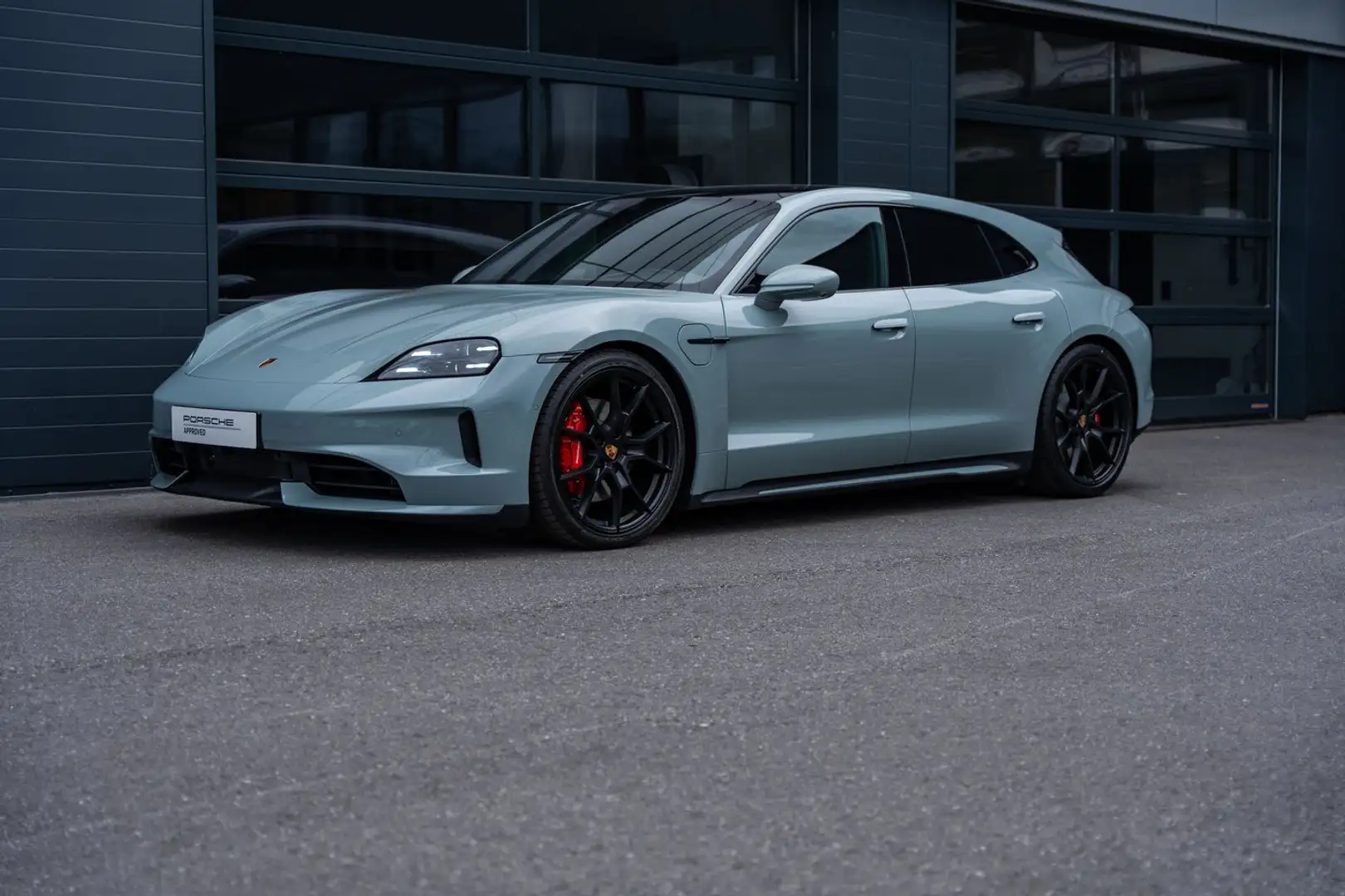 Porsche Taycan 4S Sport Turismo Grün - 1