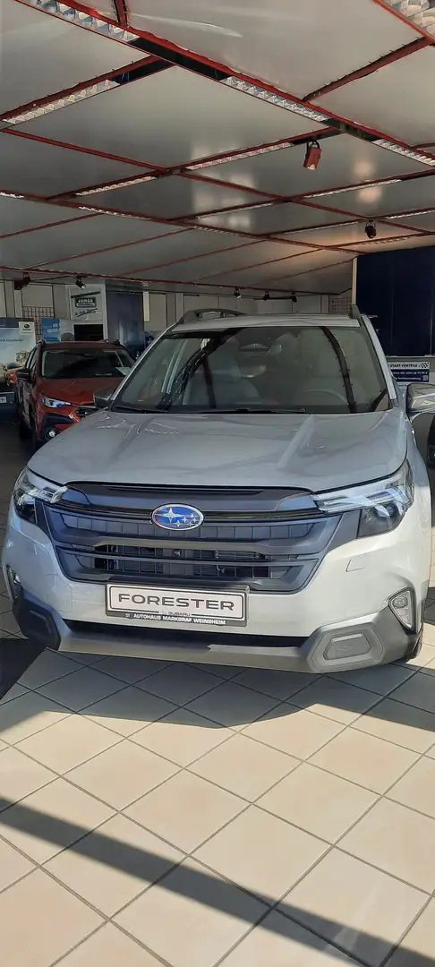 Subaru Forester 2.0ie Lineartronic Exclusive 2025 Modell Argent - 1