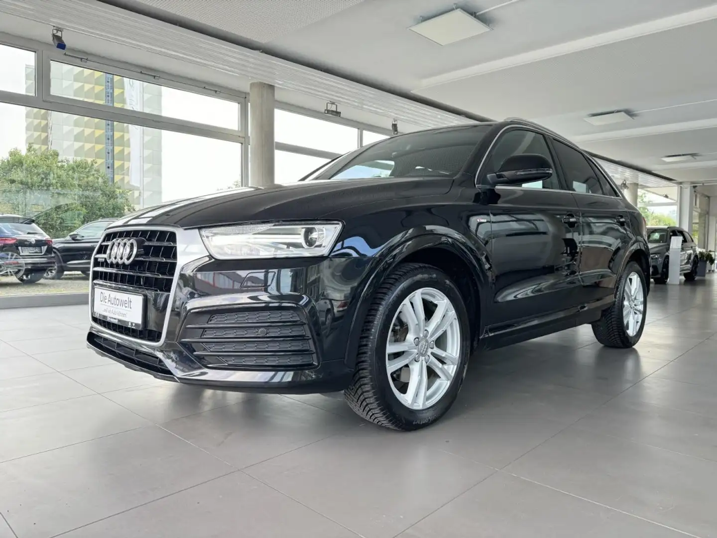 Audi Q3 sport quattro 2.0 TDI 3x S-LINE S-TRONIC NAVI Schwarz - 2
