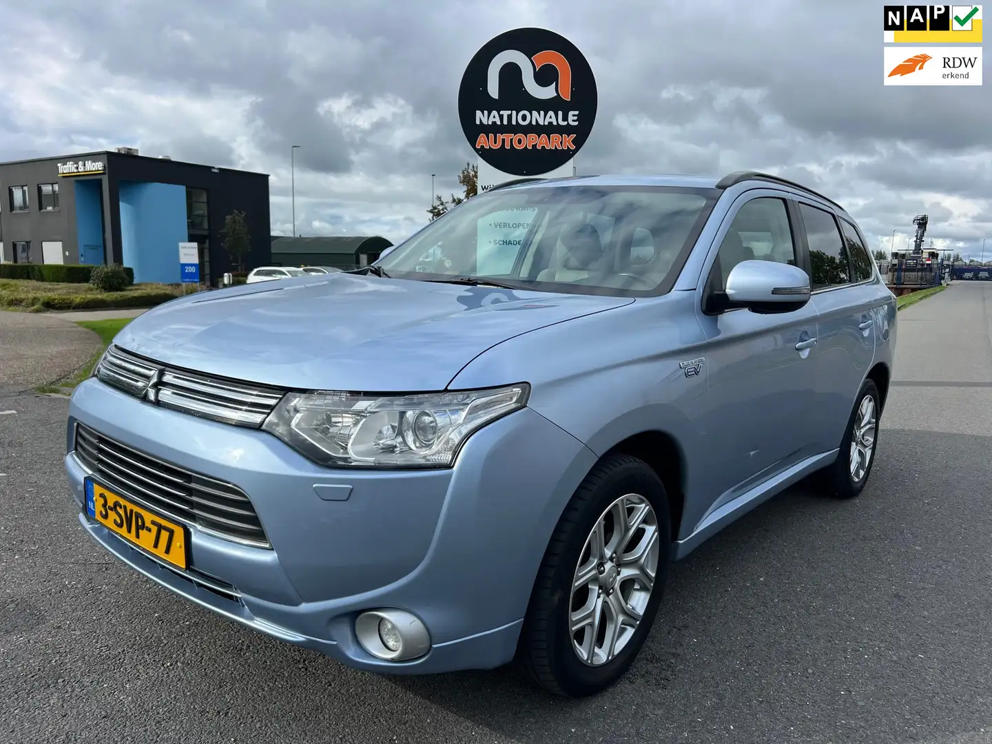 Mitsubishi Outlander * 2.0 PHEV Instyle * AUTOMAAT * NAP * Blauw - 1