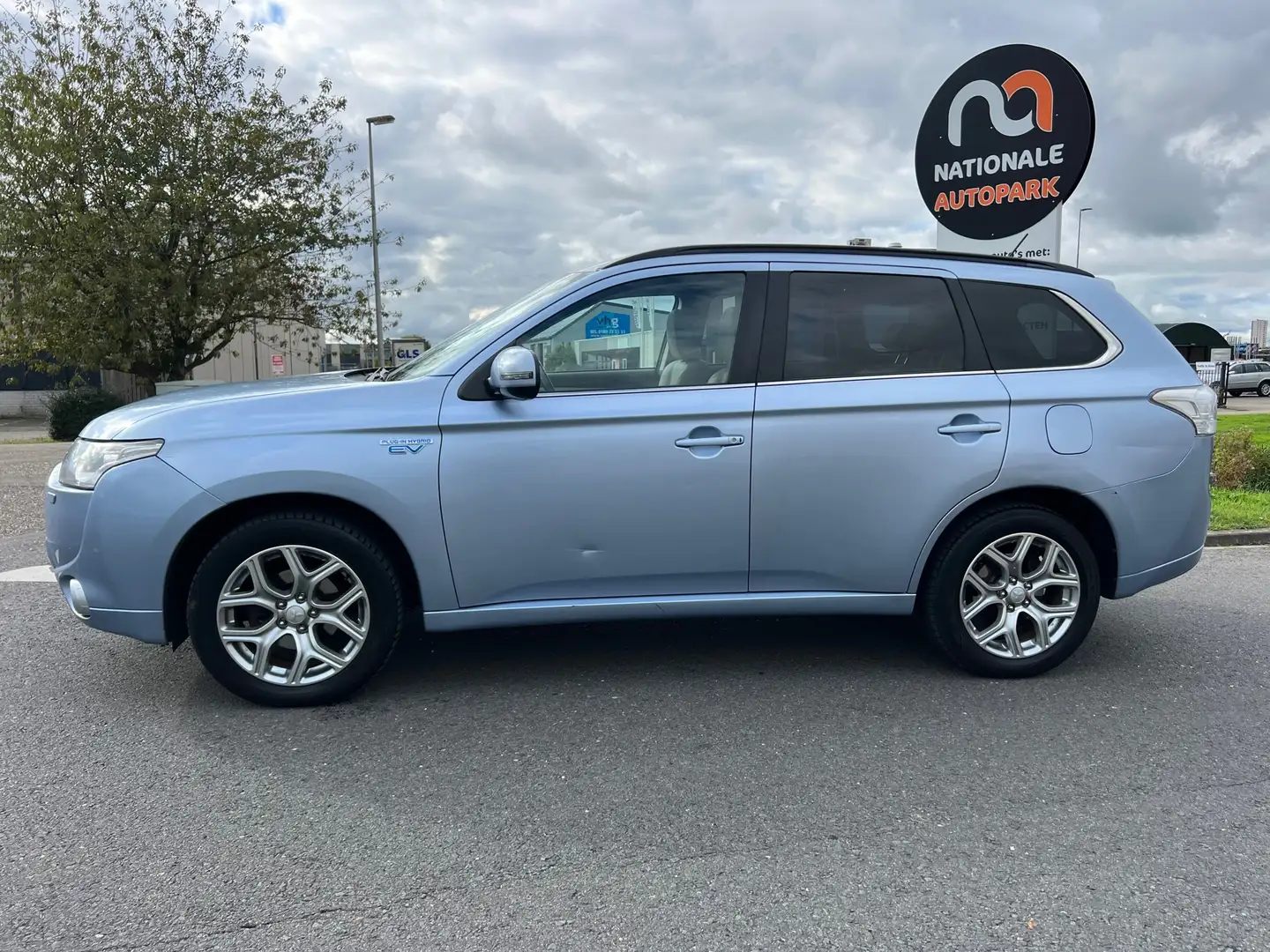Mitsubishi Outlander * 2.0 PHEV Instyle * AUTOMAAT * NAP * Blauw - 2