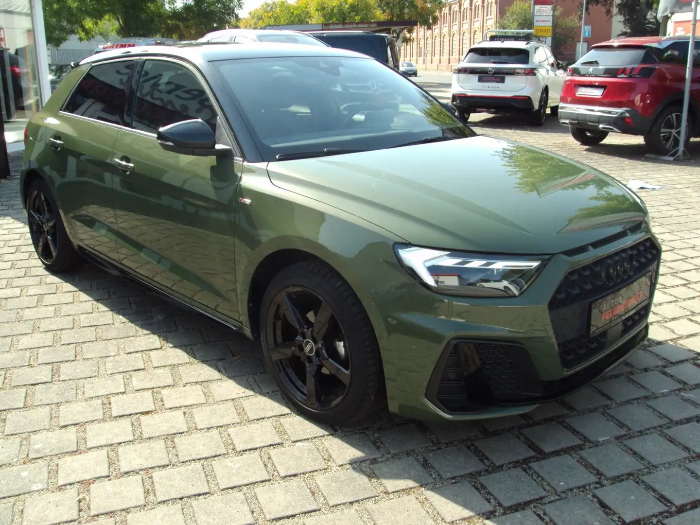 Audi A1 25 TFSI S tronic S line Sportback Grün - 2
