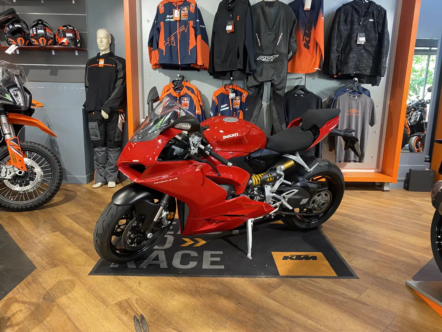 Ducati Panigale V2 Rouge - 2