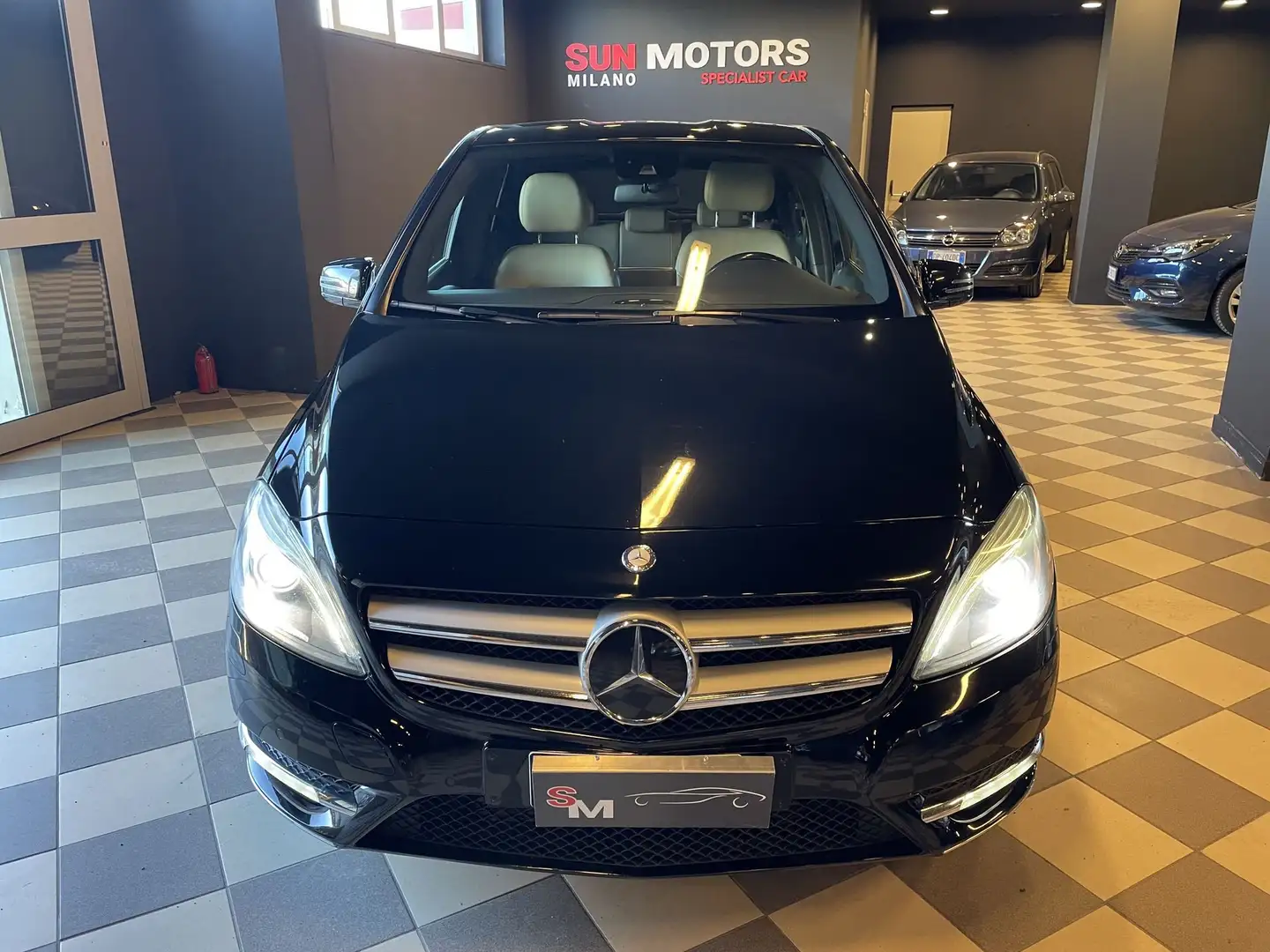 Mercedes-Benz B 180 B 180 CDI BlueEFFICIENCY Premium Schwarz - 1