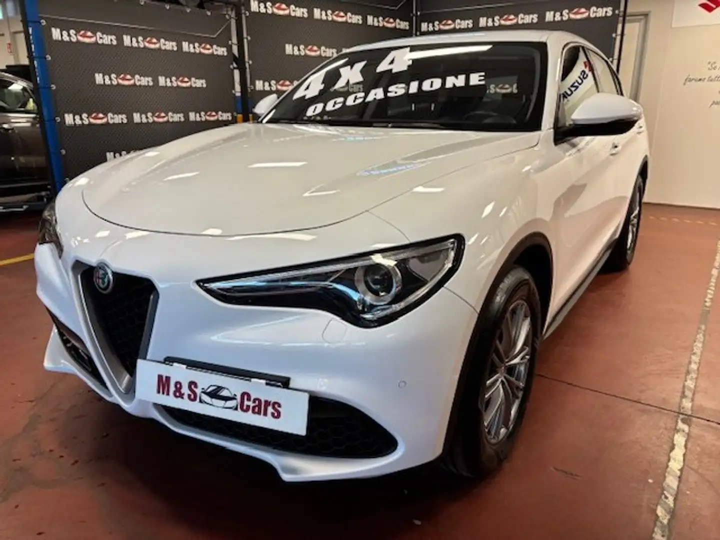 Alfa Romeo Stelvio 2.2 T. Business Q4 190cv 4x4 CAMBIO AT-TAGLIANDATA Weiß - 1