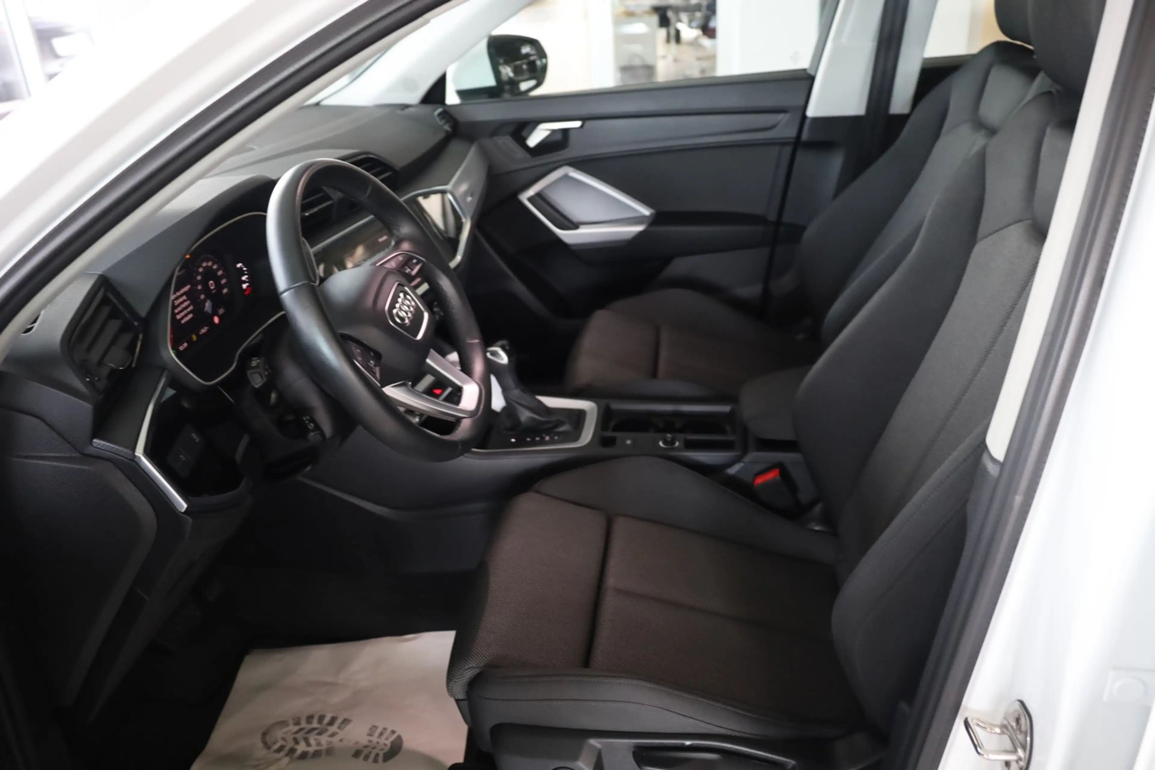 Audi Q3 35 TFSI advanced LED*Carplay* — photo 13