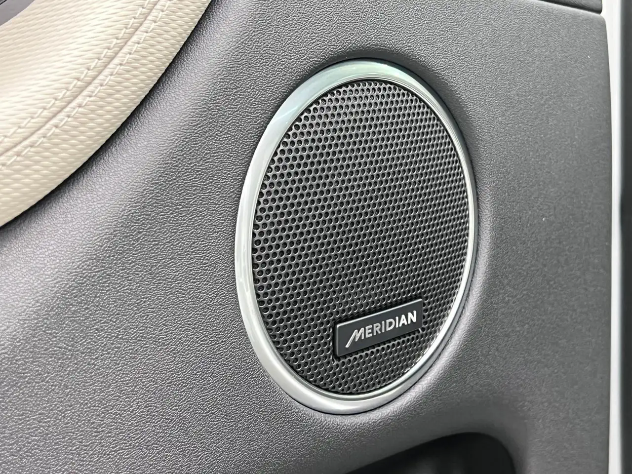 Land Rover Discovery Sport снимка Land Rover Discovery Sport