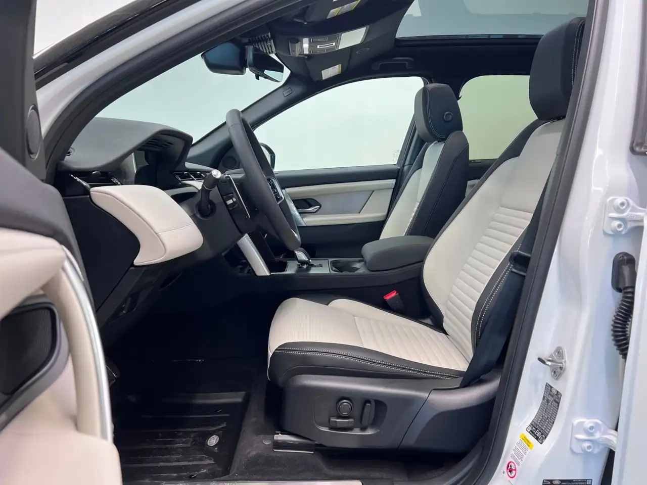 Land Rover Discovery Sport снимка Land Rover Discovery Sport