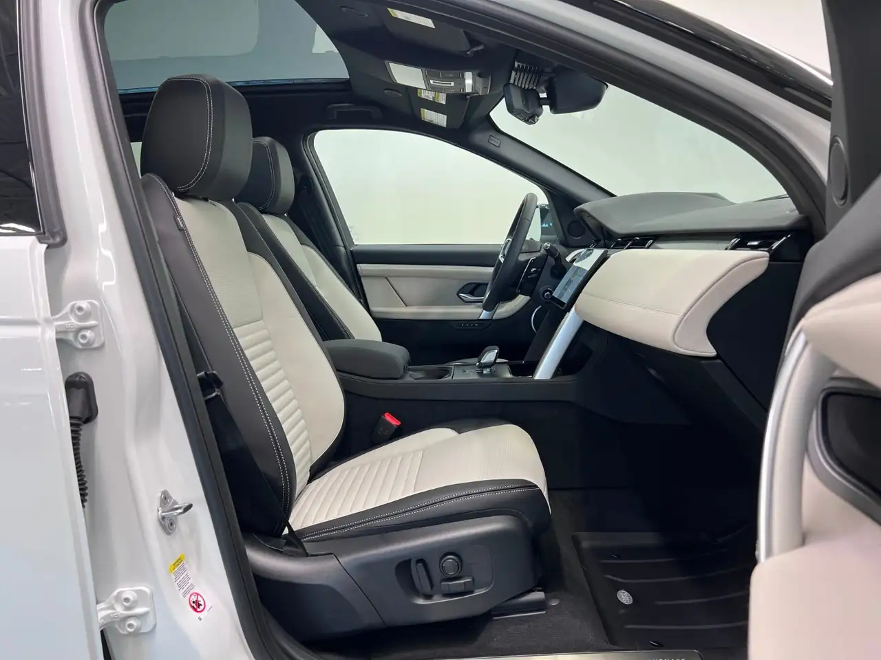 Land Rover Discovery Sport снимка Land Rover Discovery Sport