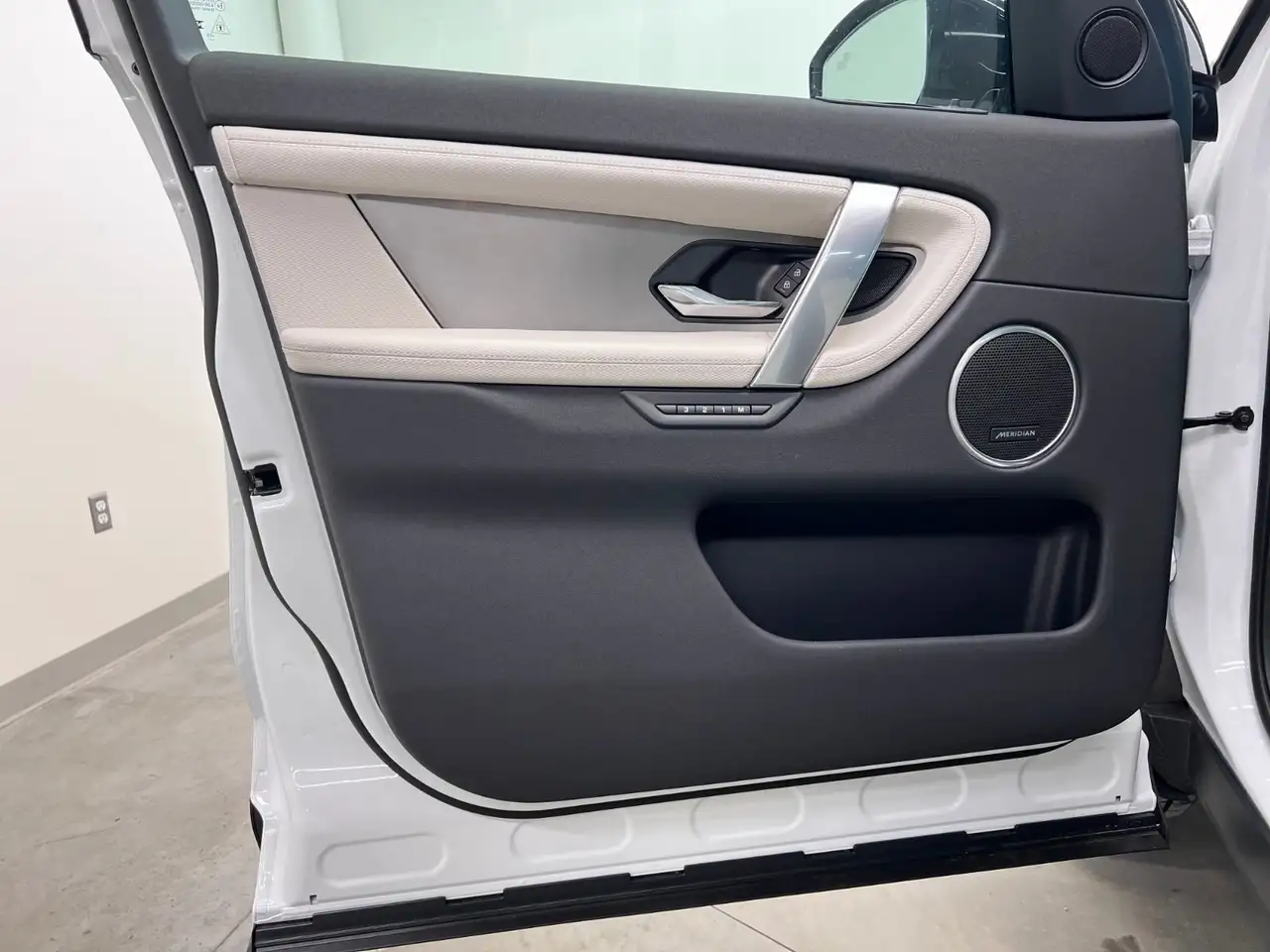 Land Rover Discovery Sport снимка Land Rover Discovery Sport
