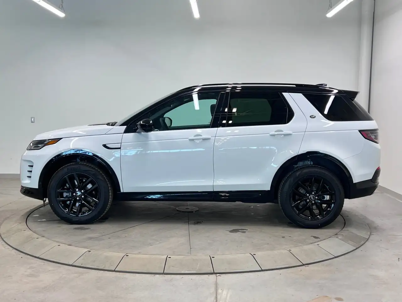 Land Rover Discovery Sport снимка Land Rover Discovery Sport