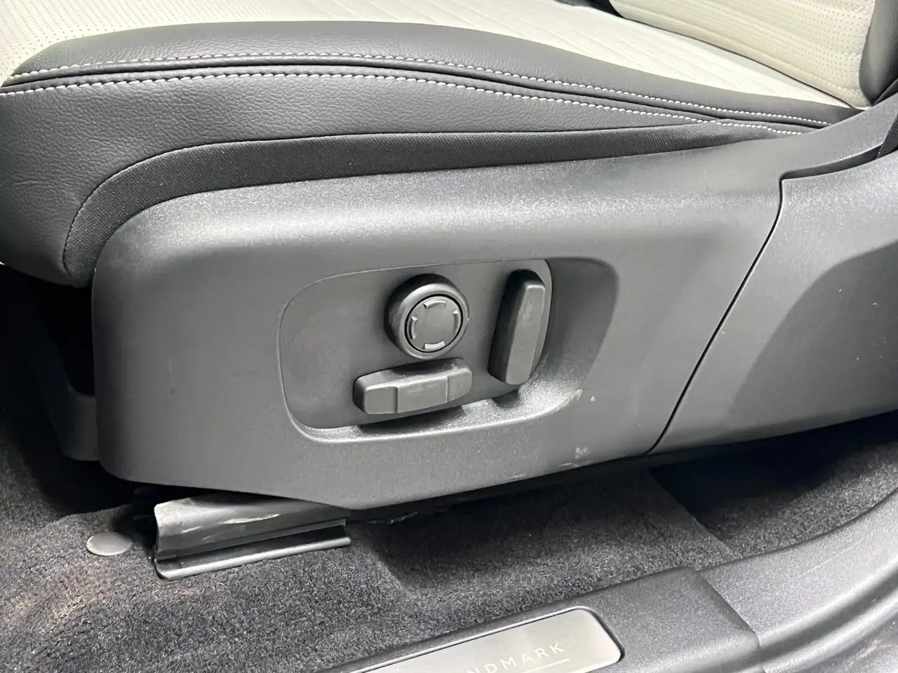 Land Rover Discovery Sport снимка Land Rover Discovery Sport