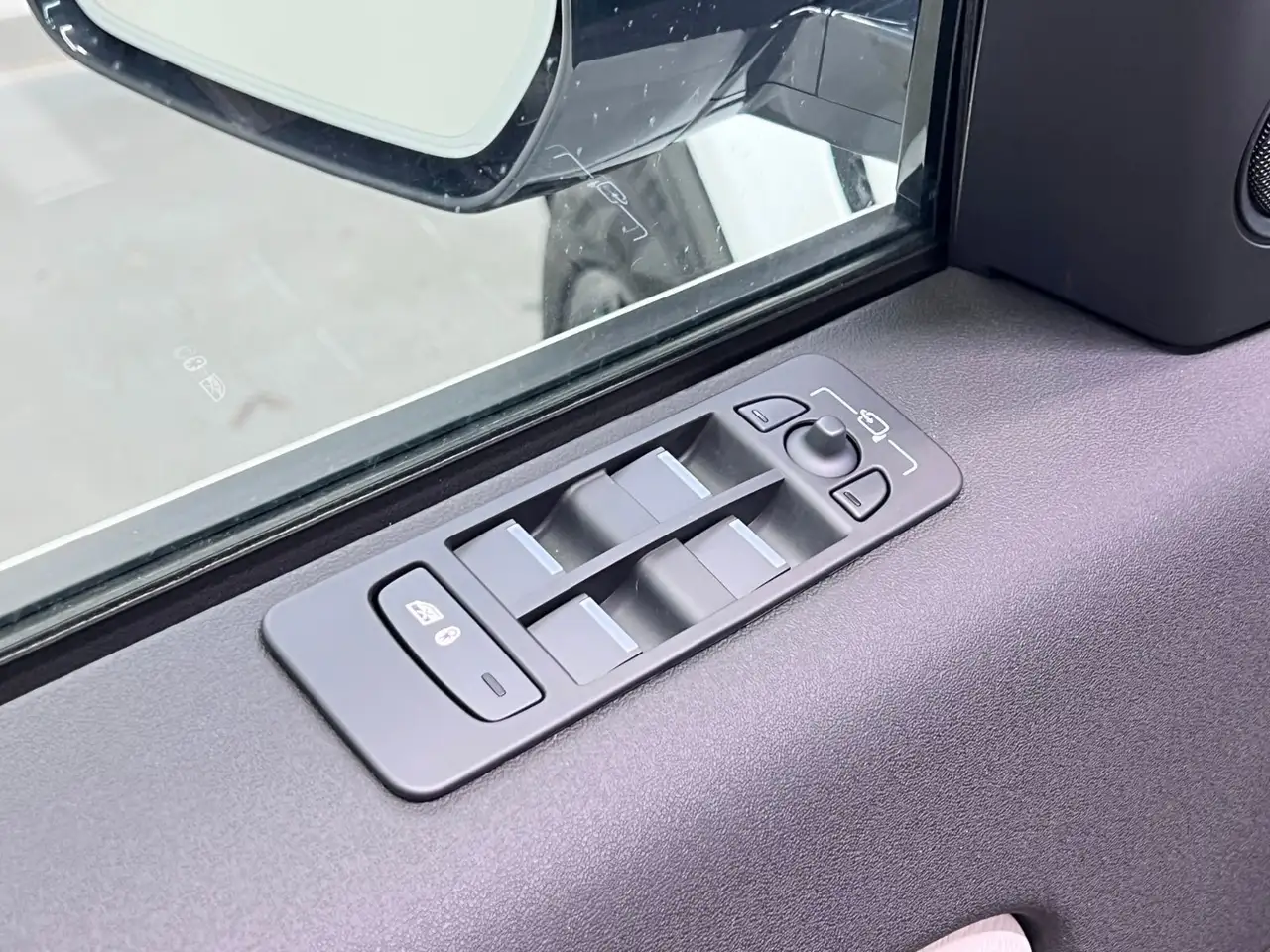 Land Rover Discovery Sport снимка Land Rover Discovery Sport