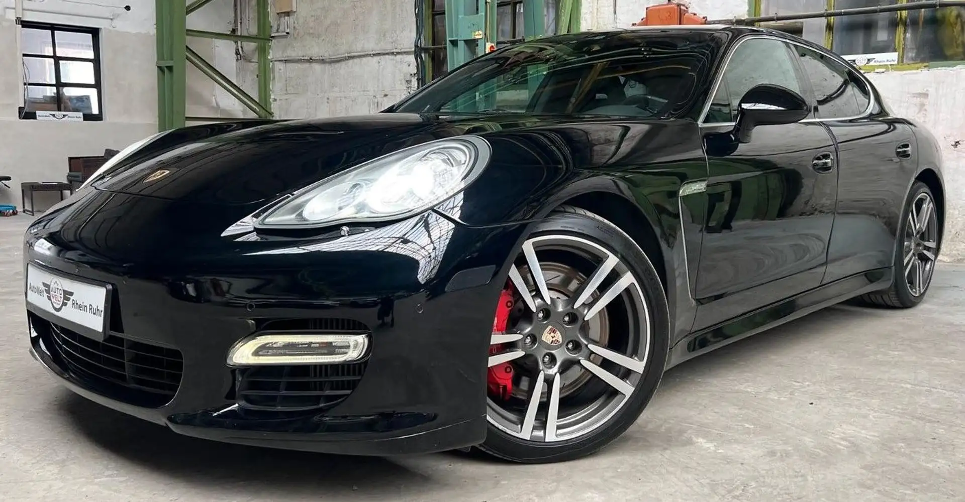 Porsche Panamera Turbo 4/S SPORT CHRONO PDK 44 TKM BOSE Schwarz - 1