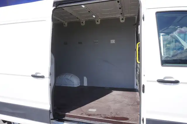 Volkswagen Crafter view 9