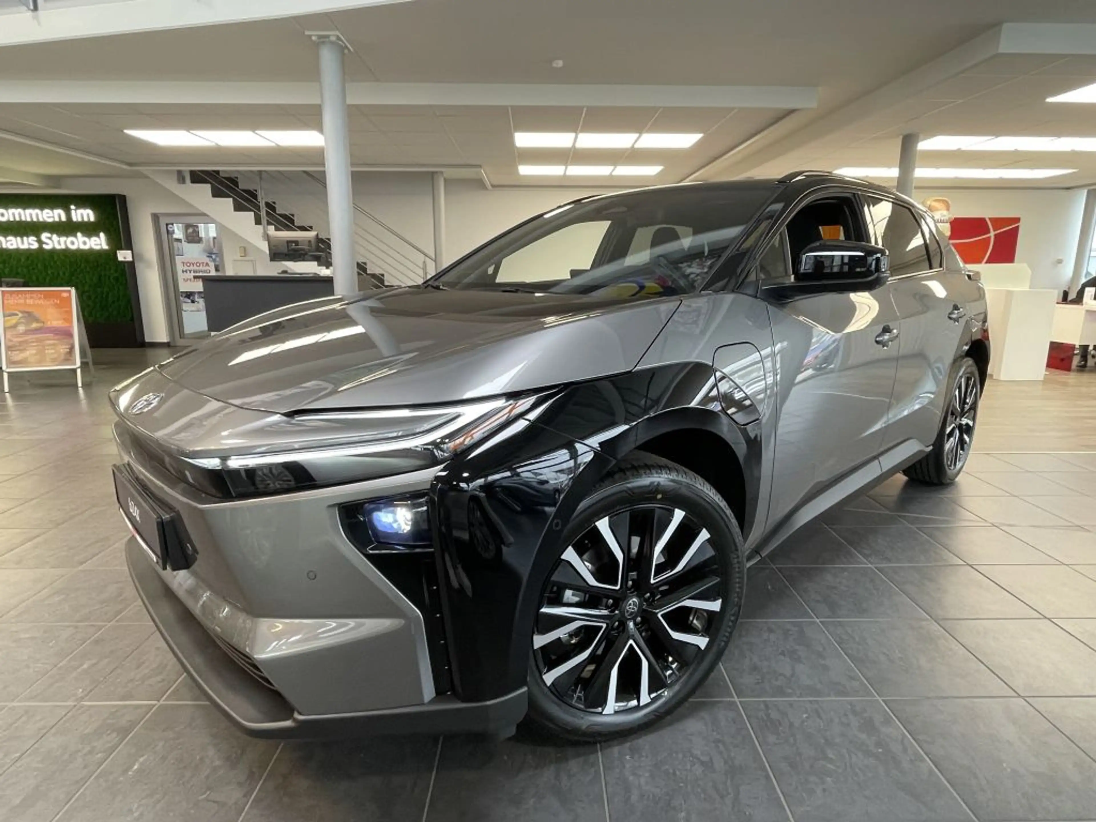 Toyota bZ4X Lounge — photo 2