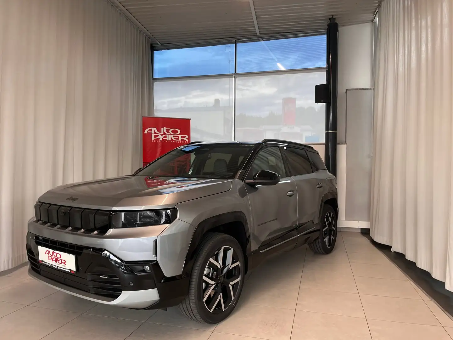 Jeep Compass Hybrid 1.6 eDCT 165 kW First Edi Grau - 1