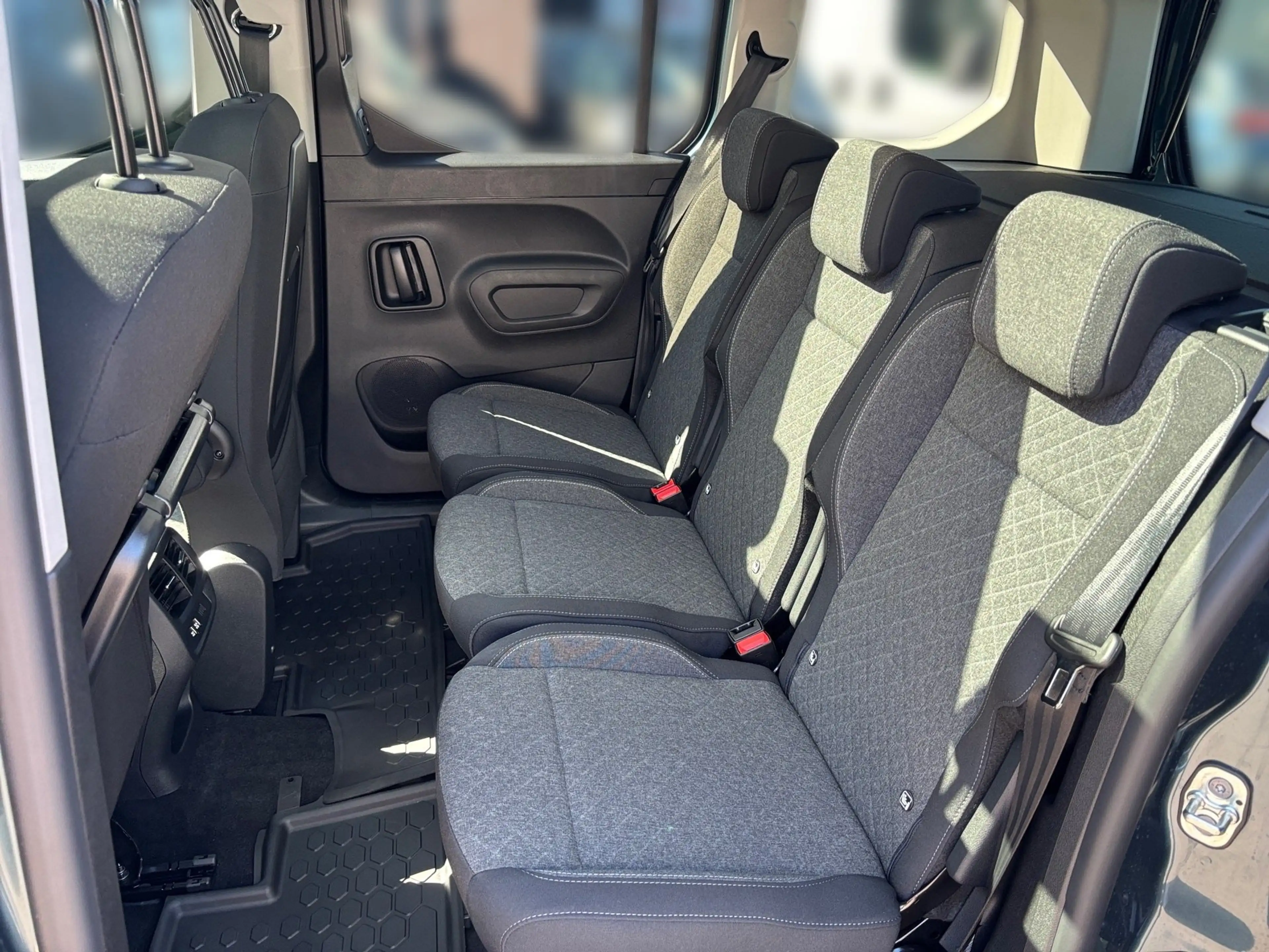 Opel Combo Life E 1.5 CDTI  GS 2xKlima Facelift Kam. — photo 9