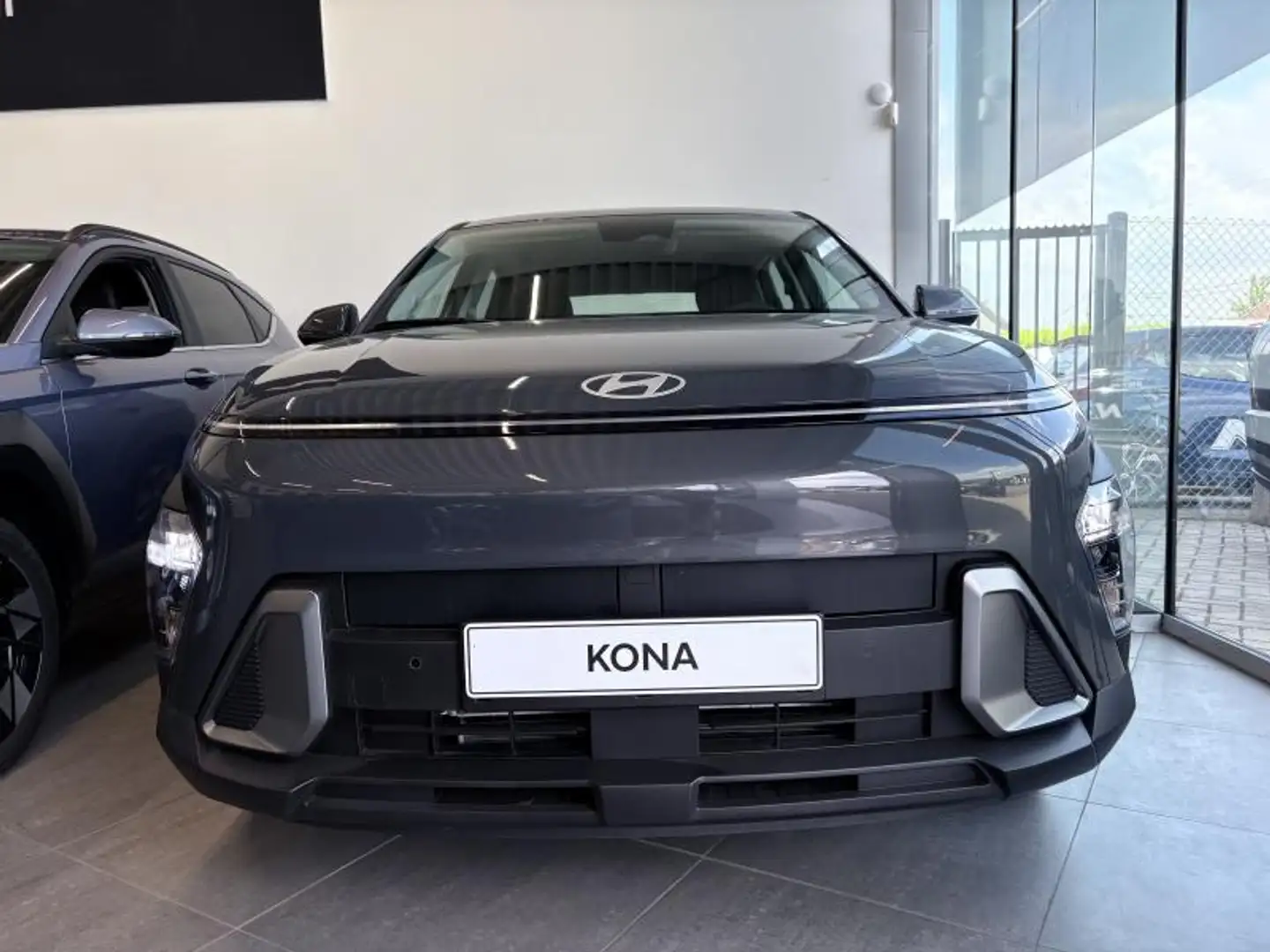 Hyundai KONA Techno Gris - 2