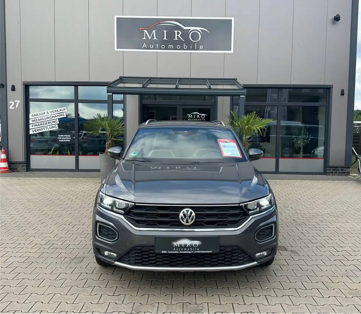 Volkswagen T-Roc 2.0 TSI DSG 4MOTION/ 1. HAND/  PANO/ LEDER Grau - 2