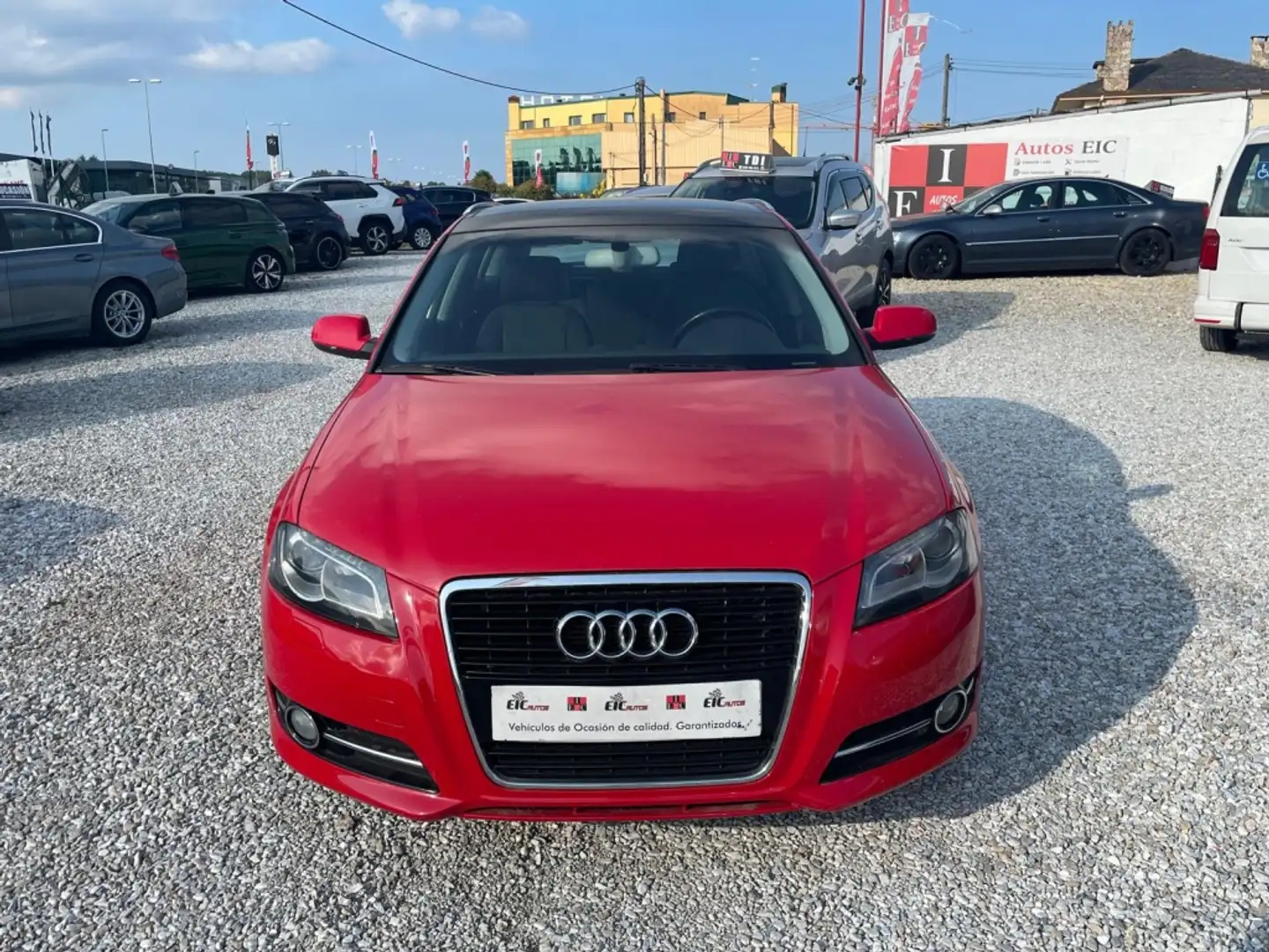 Audi A3 Sportback 1.6TDI Genuine Edition Rojo - 2