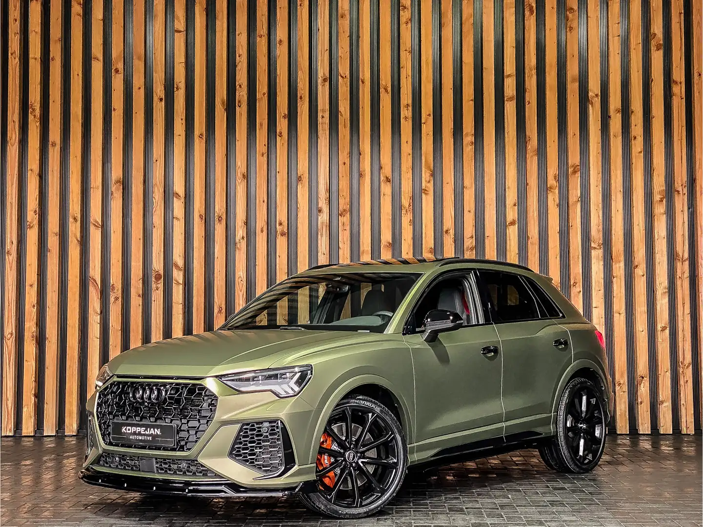 Audi RS Q3 2.5 TFSI 400PK Quattro Automaat | PANO | B&O | KEY Vert - 2