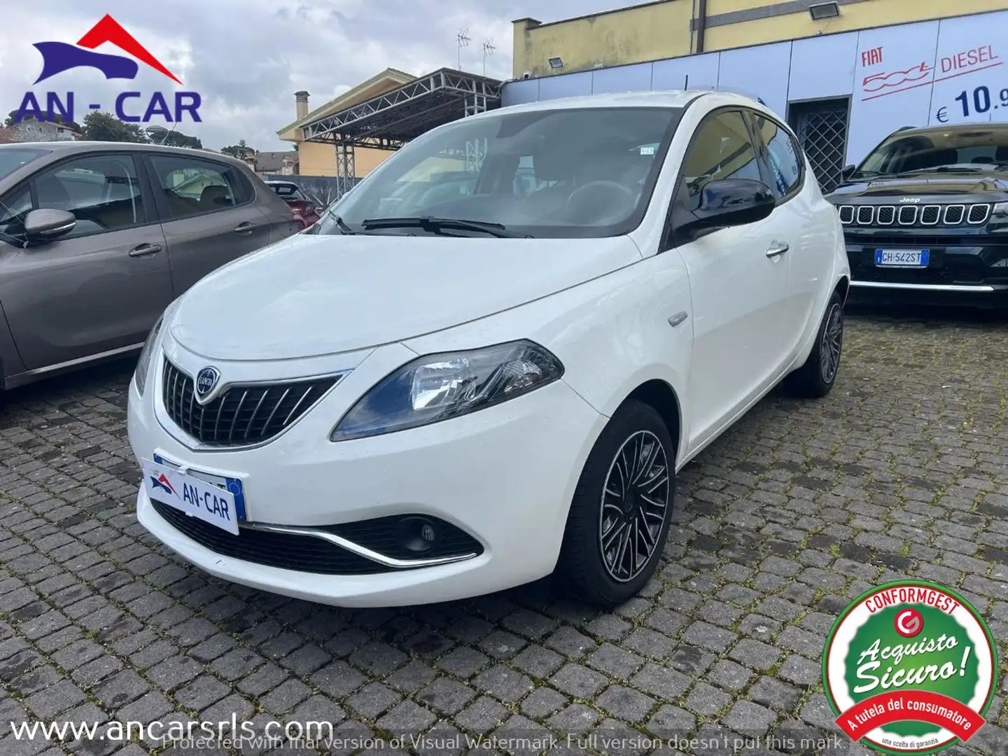 Lancia Ypsilon 1.0 firefly hybrid Gold Car&Play - 5 posto - ruot Bianco - 1
