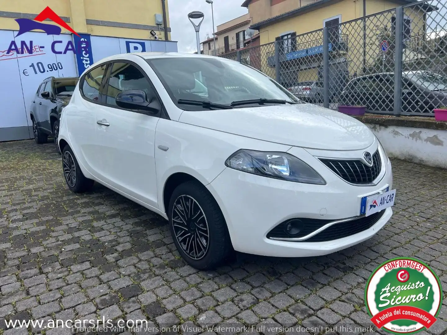 Lancia Ypsilon 1.0 firefly hybrid Gold Car&Play - 5 posto - ruot Bianco - 2