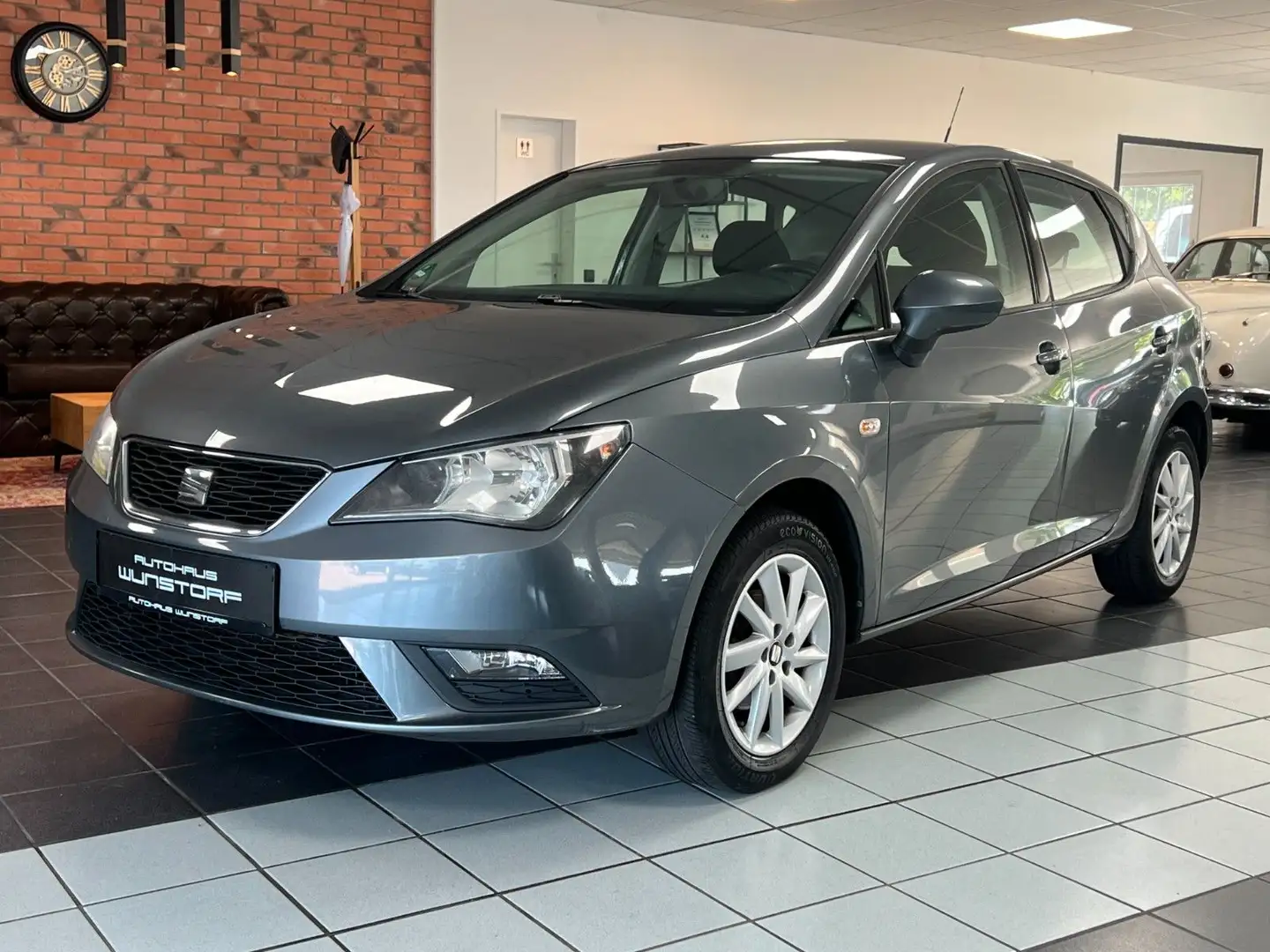 SEAT Ibiza 1.4 16V Style Klimaautomatik/5 Türer/ALU/ Gris - 1