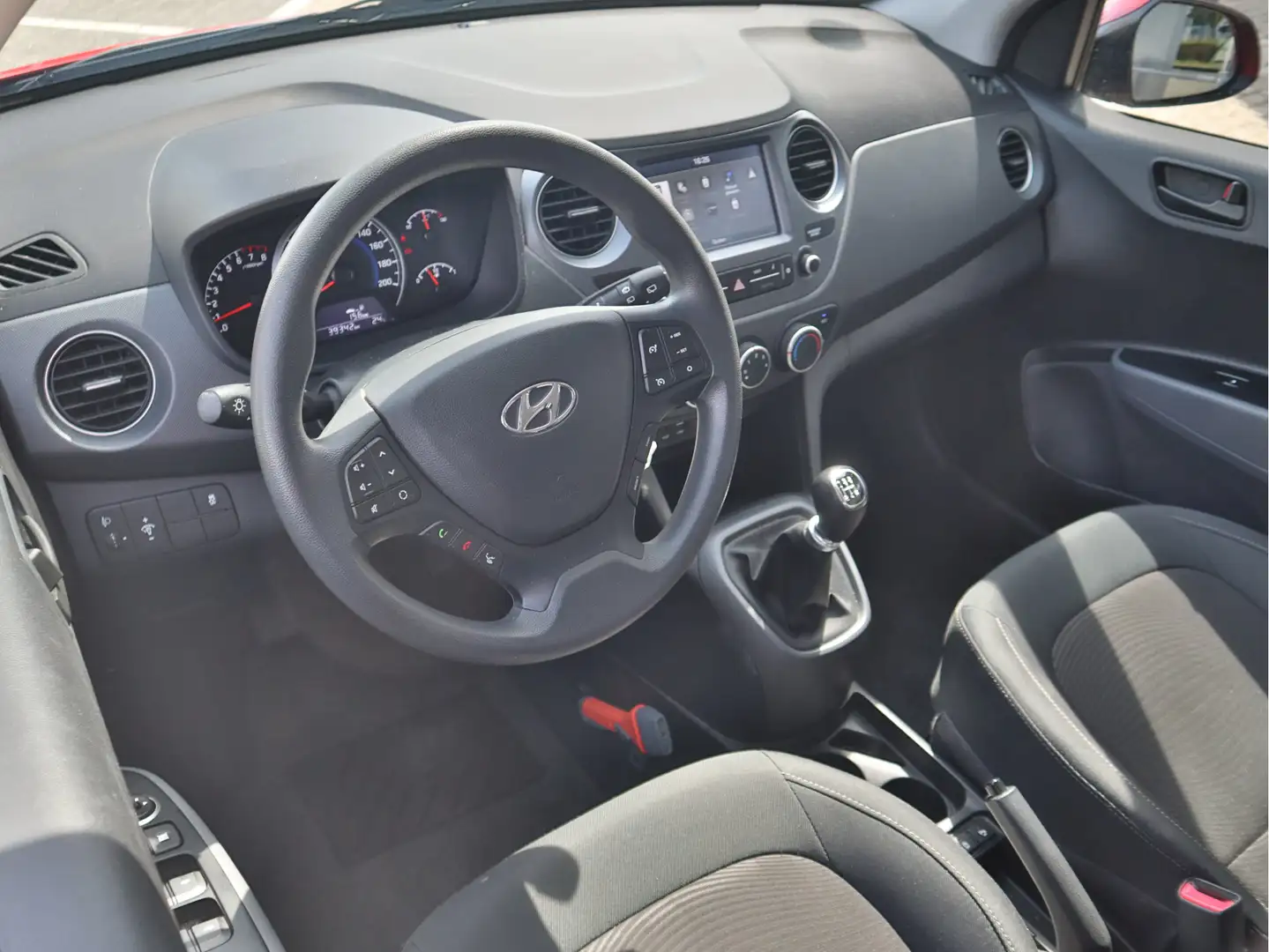 Hyundai i10 1.0i Comfort Navigatie I Airco | Cruise Control | Rood - 2