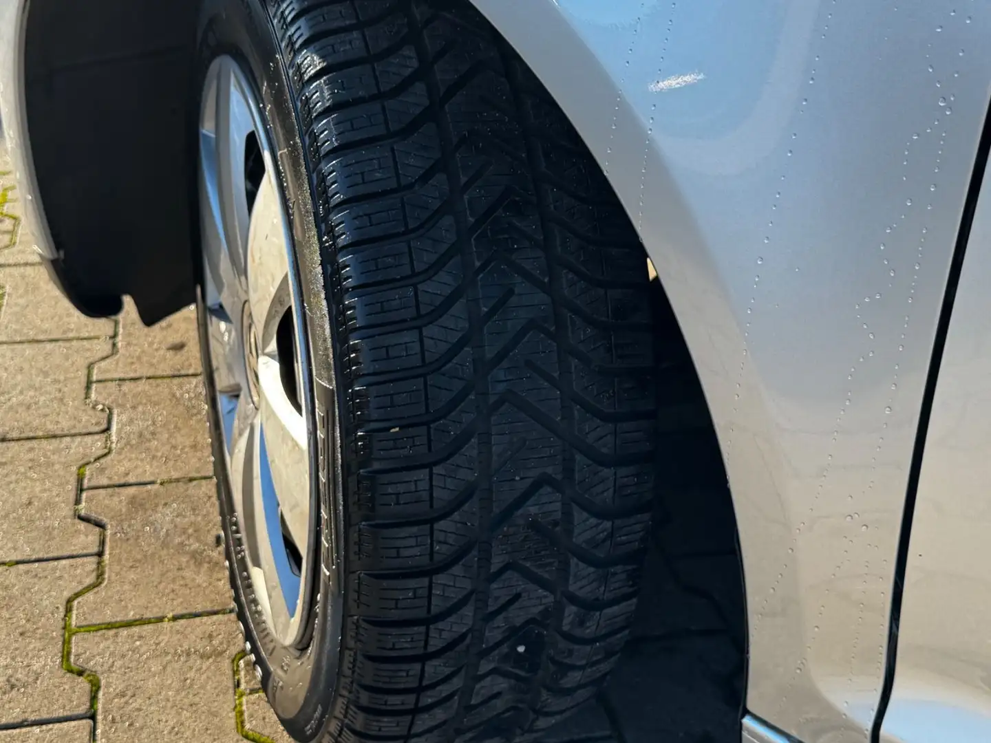 Volkswagen Golf Plus 1.6 Sportline *NAVI*SHZ*79TKM*1.HAND* Ezüst - 2