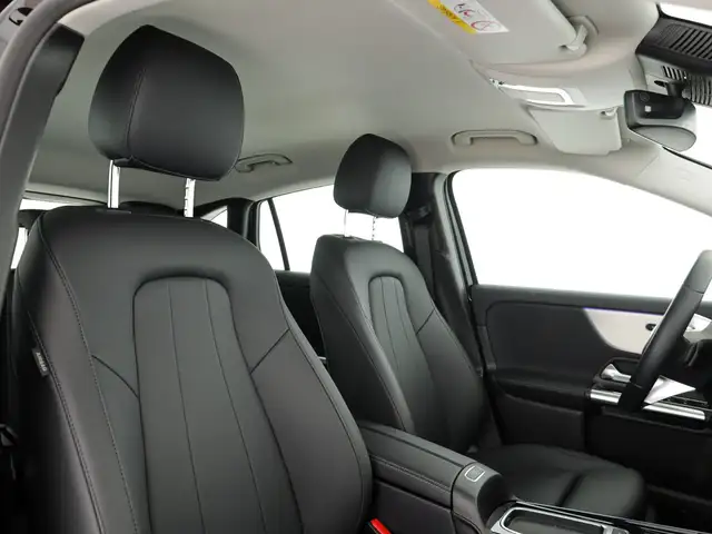 Mercedes-Benz GLA view 10