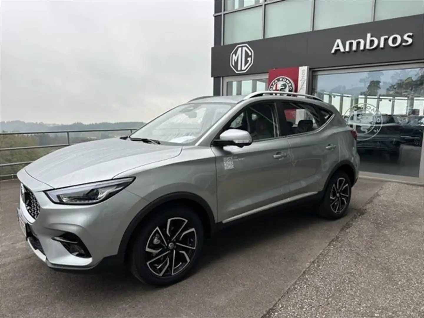 MG ZS 1,5 Luxury Silber - 1