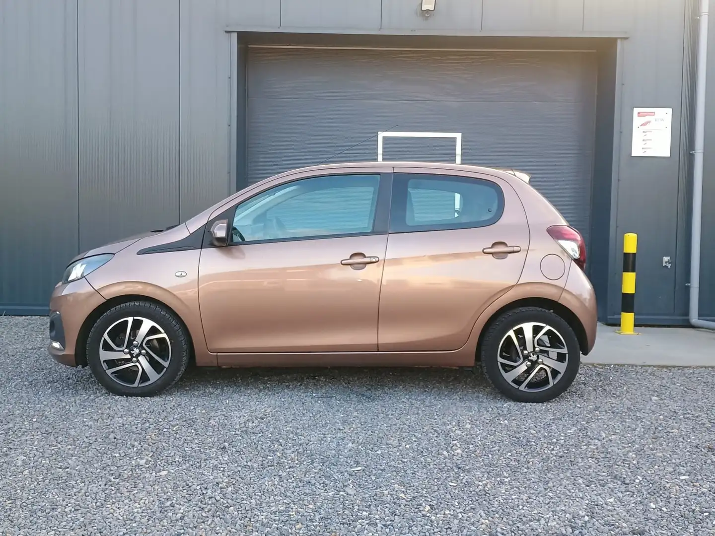 Peugeot 108 108 1.2 VTi Allure Bruin - 2