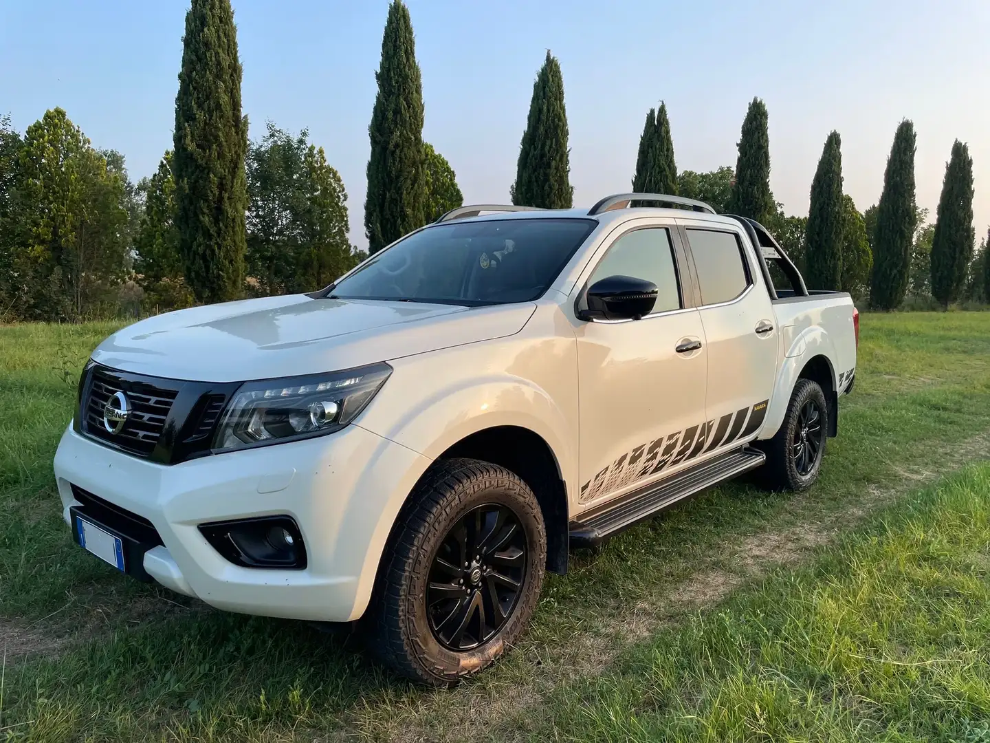 Nissan Navara 2.3 dci d.cab N-Guard 4wd 190cv auto - 1