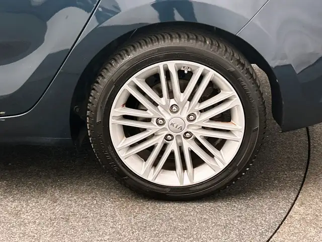 Kia Carens view 19