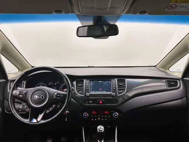 Kia Carens view 2