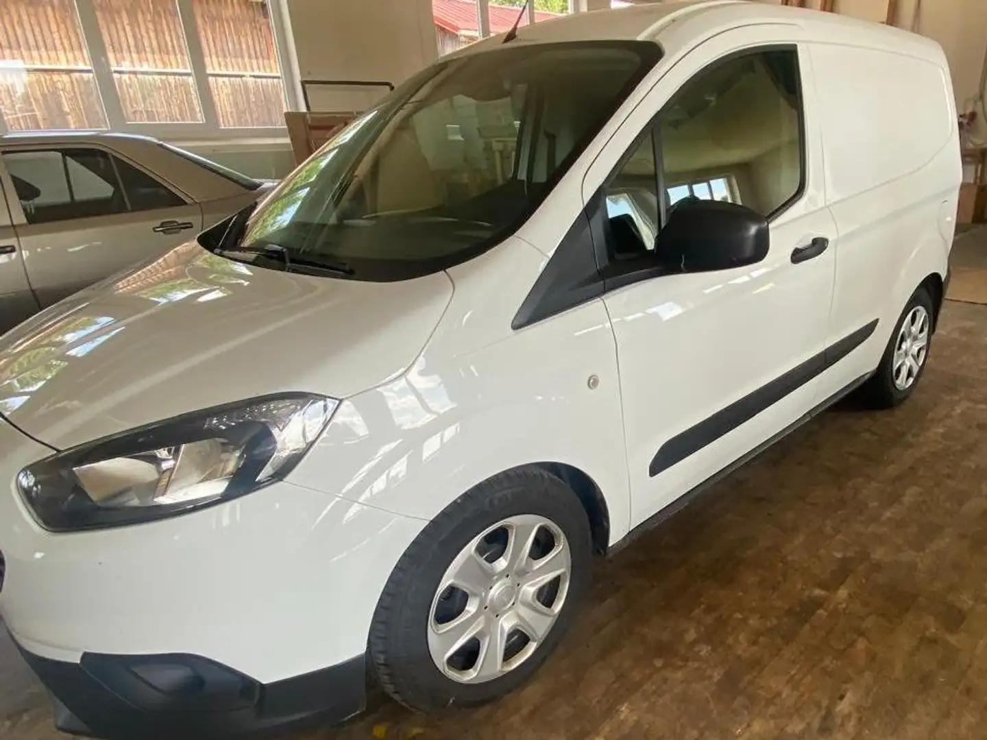 Ford Courier Wit - 2
