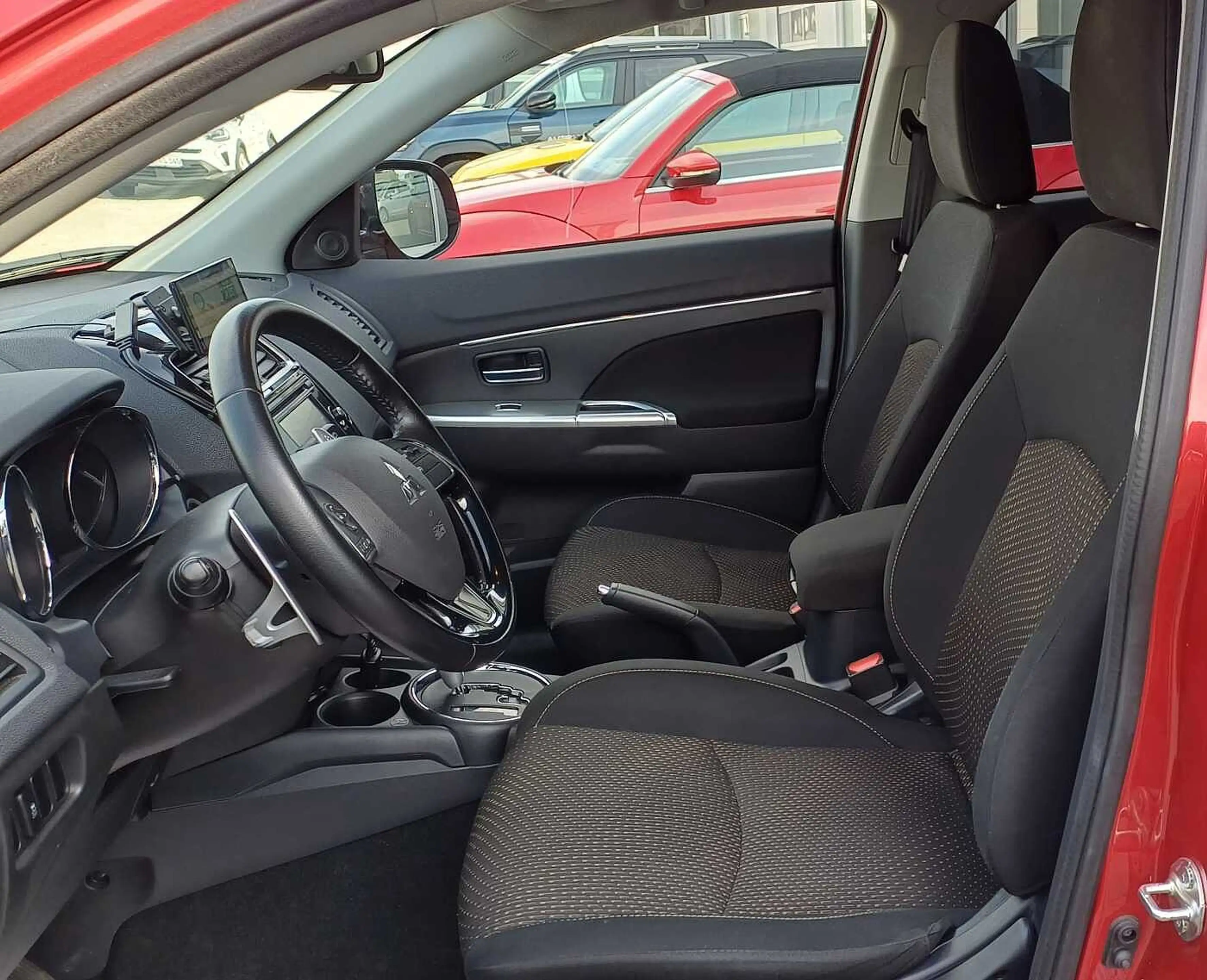 Mitsubishi ASX 4x4/Autom./AHK/ PDC vo.+ hi./Kamera — photo 10