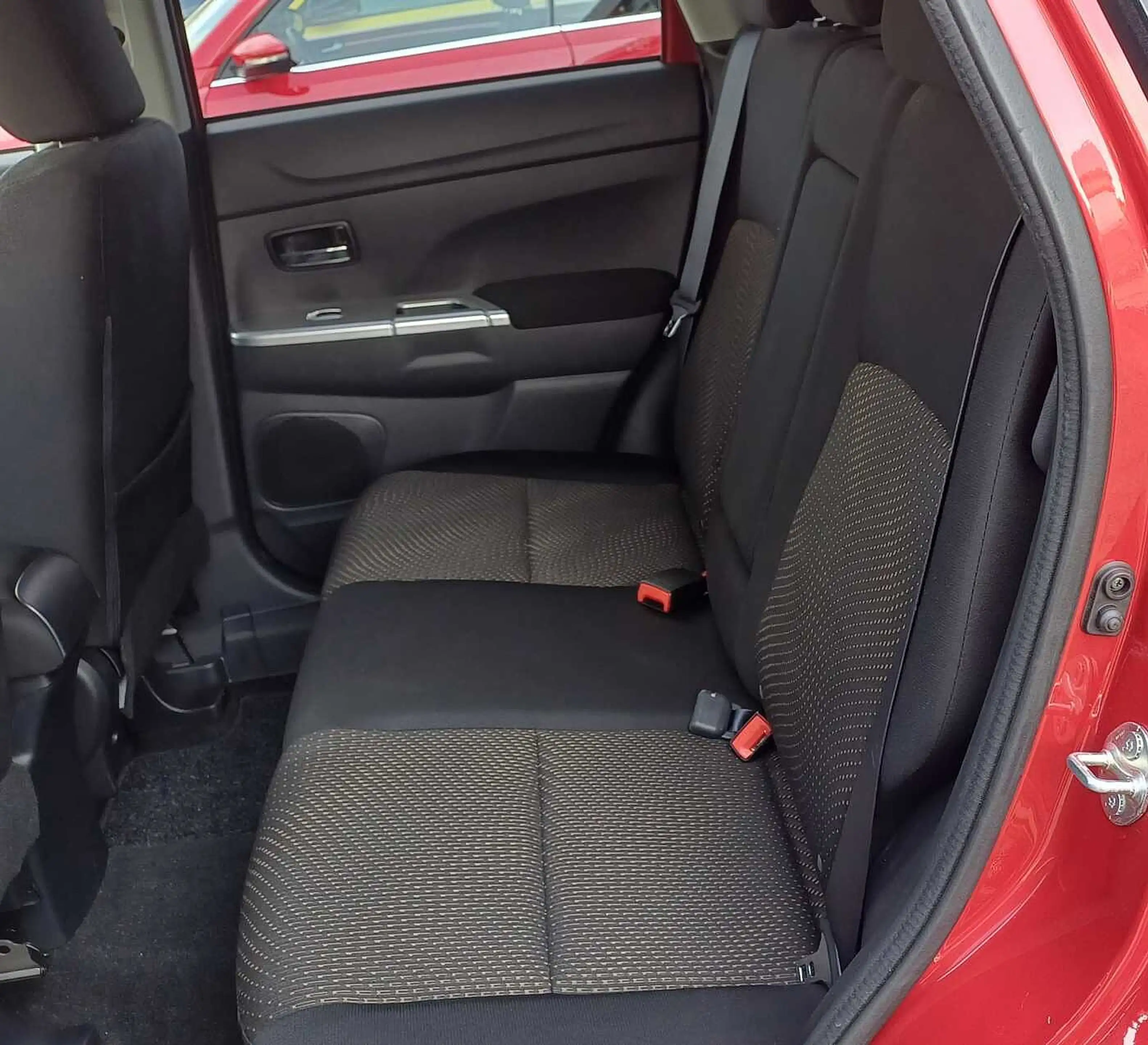 Mitsubishi ASX 4x4/Autom./AHK/ PDC vo.+ hi./Kamera — photo 9