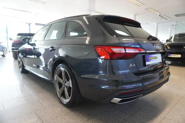 Audi A4 view 4