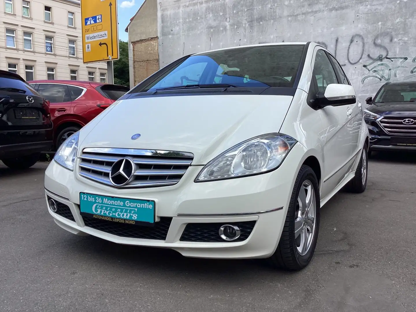 Mercedes-Benz A 180 A -Klasse A 180 AHK Weiß - 1