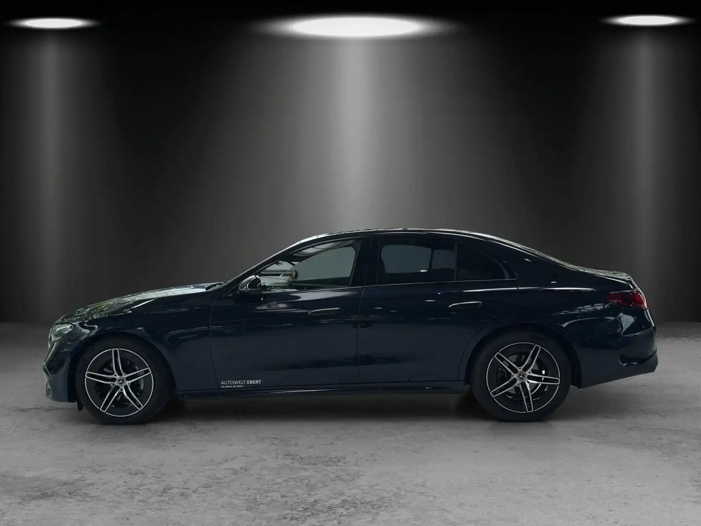 Mercedes-Benz E 200 d AMG Pano AHK Memory DISTR 360° Niebieski - 2