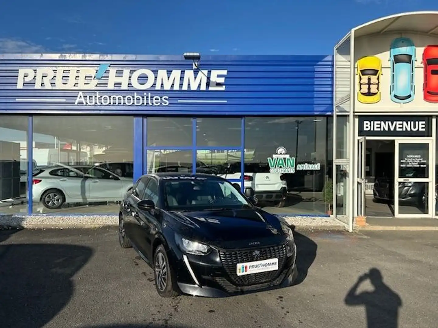 Peugeot 208 1.2 PURETECH 100CH S\u0026S ALLURE + GPS Nero - 1