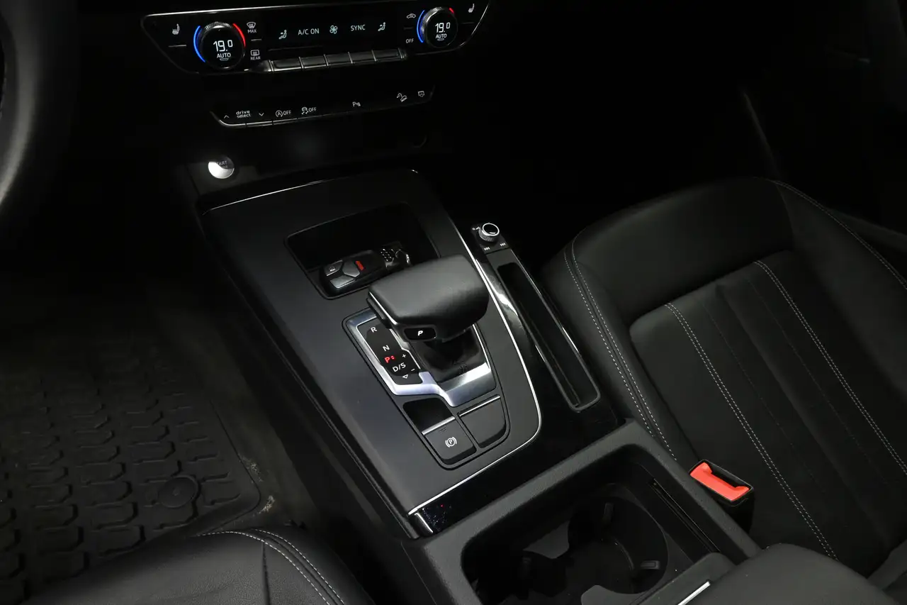 Audi Q5 снимка Audi Q5