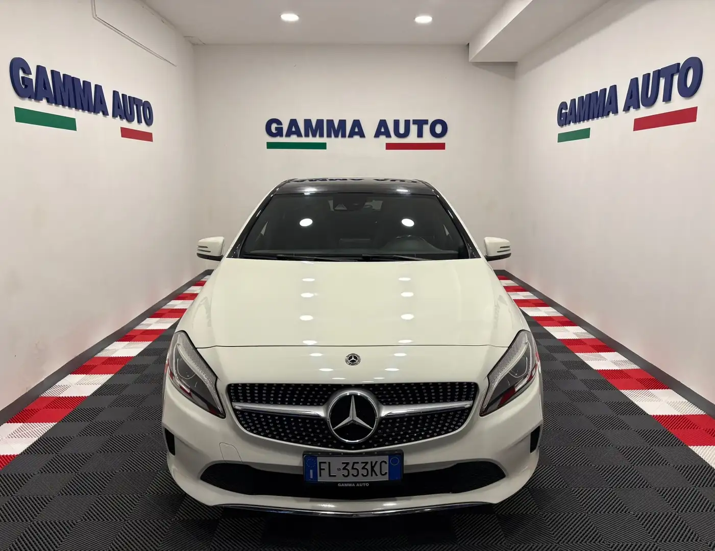 Mercedes-Benz A 180 d SPORT AUTOMATICA TETTO FARI LED NAVI TELECAMERA Bianco - 1