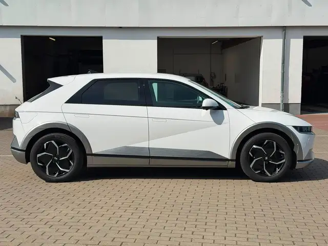 Hyundai Ioniq 5 view 10