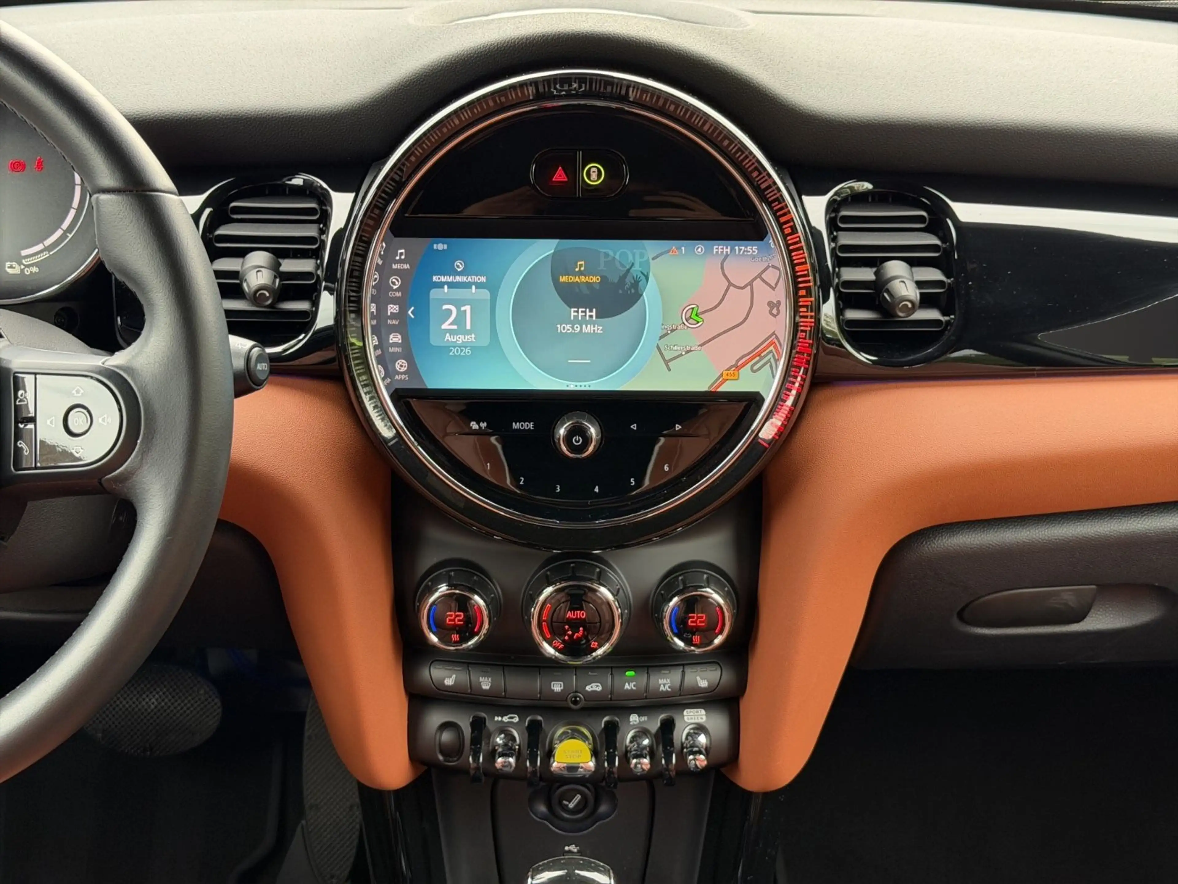 MINI Cooper SE Classic Trim Leder RFK LED Navi Keyles — photo 21